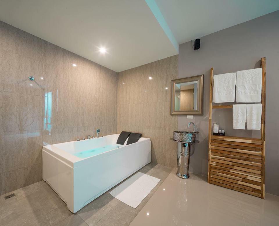 The Valen Resort Bangkok Zewnętrze zdjęcie